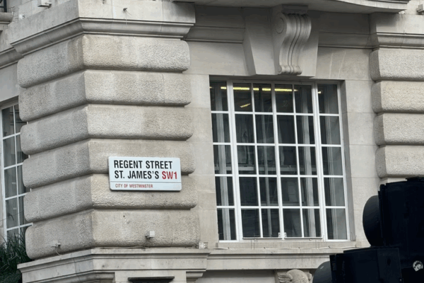 ee956e_a161055cb28b4d3e8497348d79d6b30d~mv2