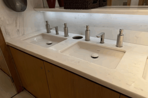 ee956e_c357d26bbd234cfcaa00652c341a87c6~mv2